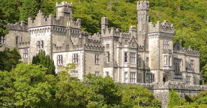 Private Connemara & Kylemore Abbey Day Tour from Galway